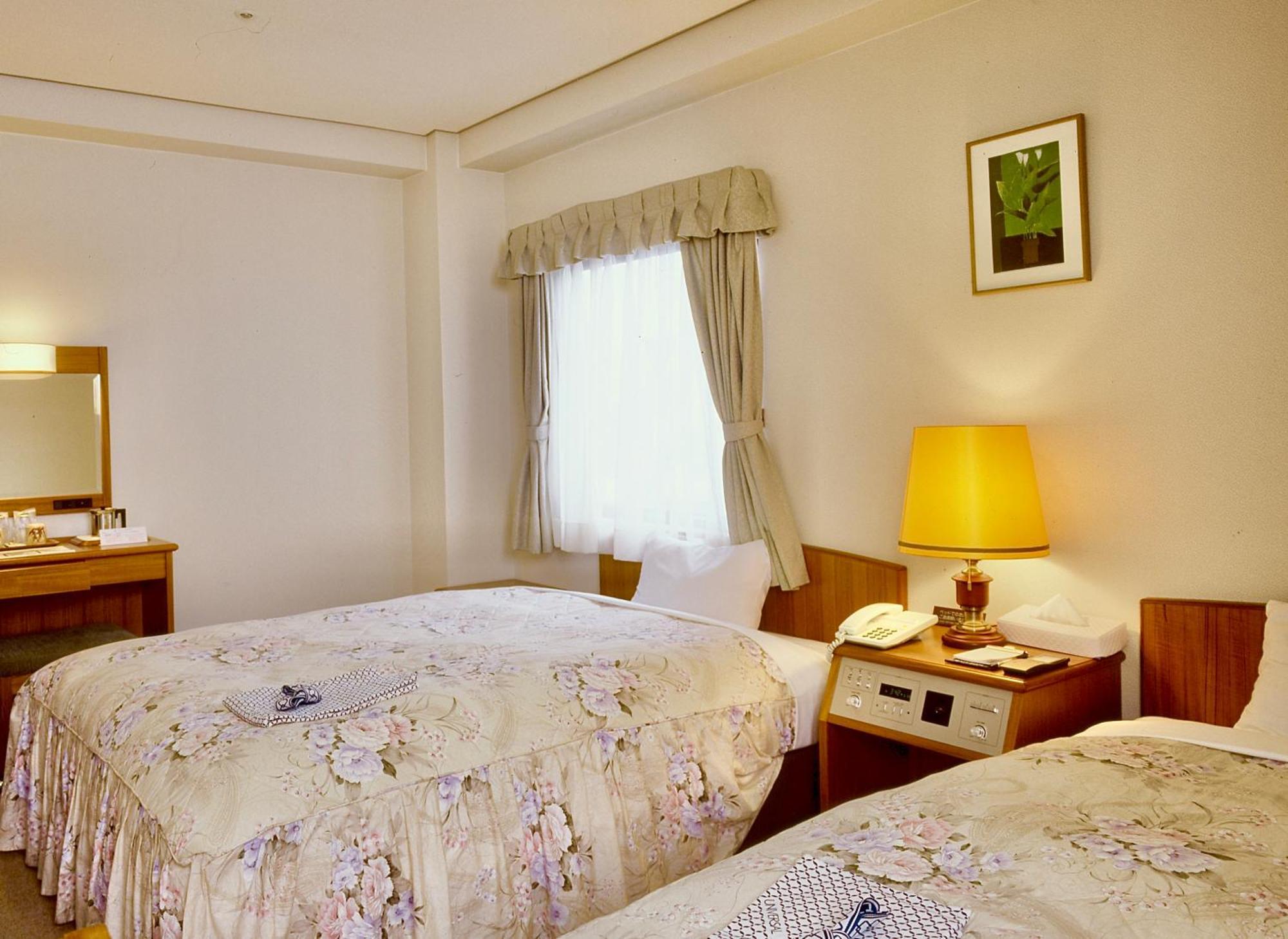 Okayama Ekimae Universal Hotel Exterior photo