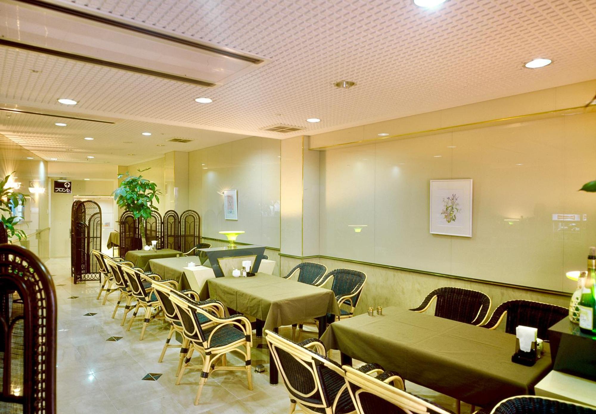 Okayama Ekimae Universal Hotel Exterior photo